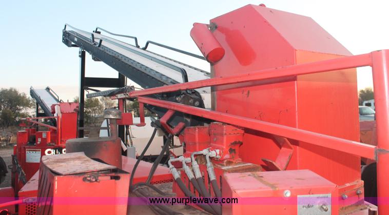 image for item F6163 2001 Craft Co SS-125 crack seal machine