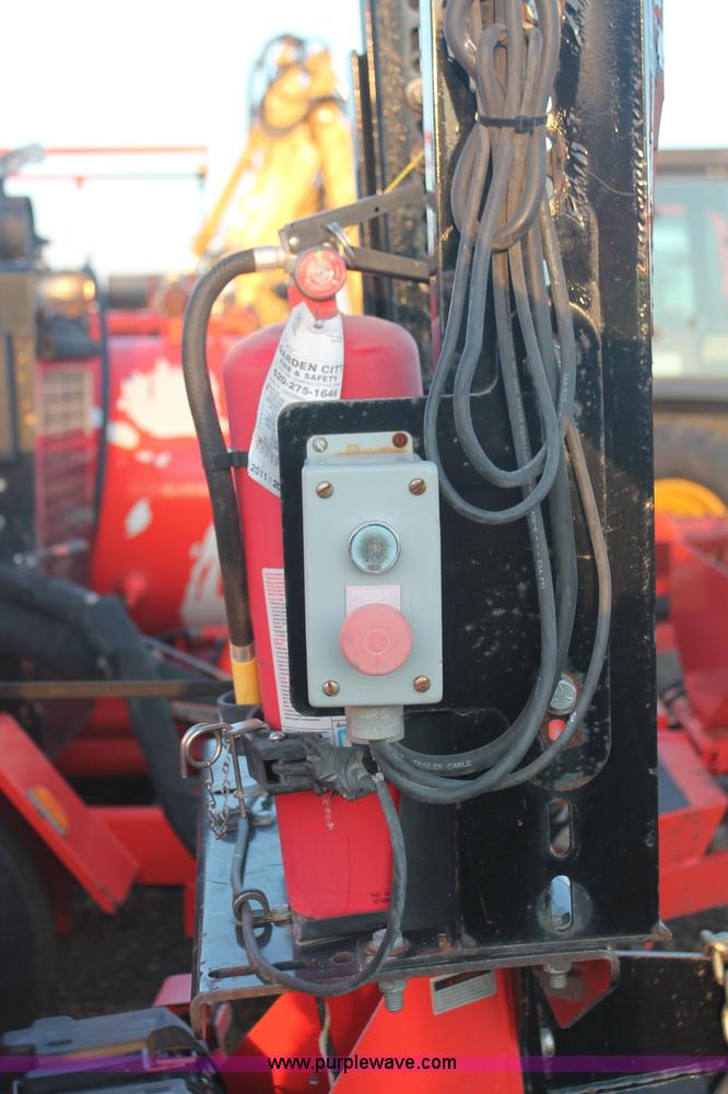 image for item F6163 2001 Craft Co SS-125 crack seal machine