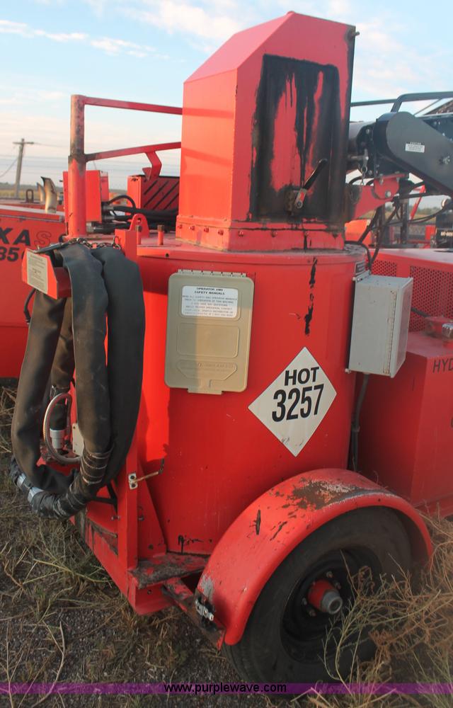 image for item F6164 2001 Craft Co SS-125 crack seal machine