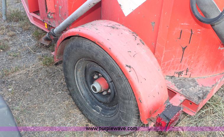 image for item F6164 2001 Craft Co SS-125 crack seal machine