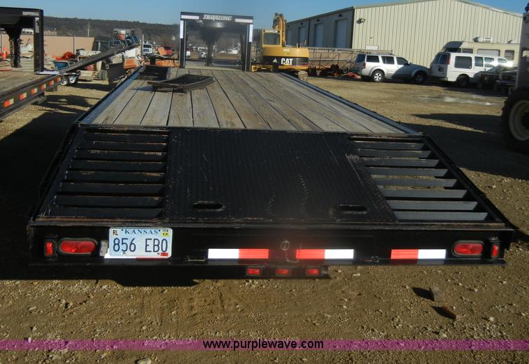 image for item D4664 2007 Travalong 33' gooseneck trailer