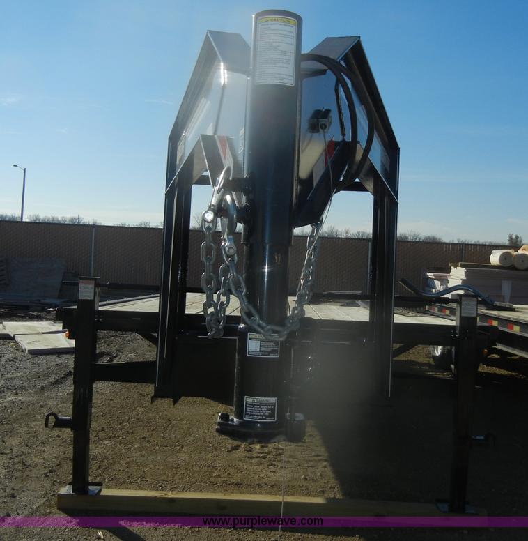 image for item D4664 2007 Travalong 33' gooseneck trailer