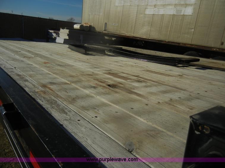 image for item D4664 2007 Travalong 33' gooseneck trailer