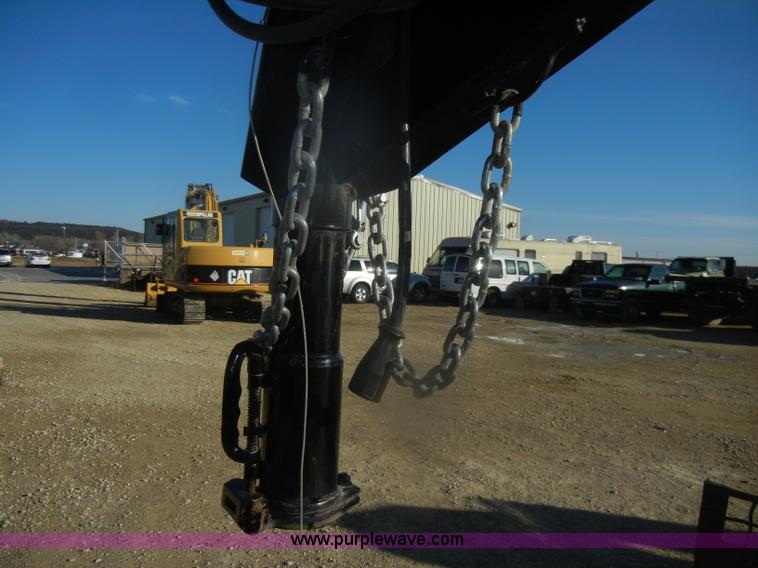 image for item D4664 2007 Travalong 33' gooseneck trailer