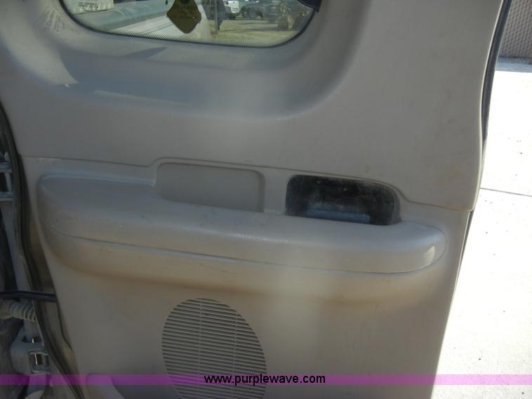 image for item D4700 2001 Ford F150 XLT SuperCab pickup truck