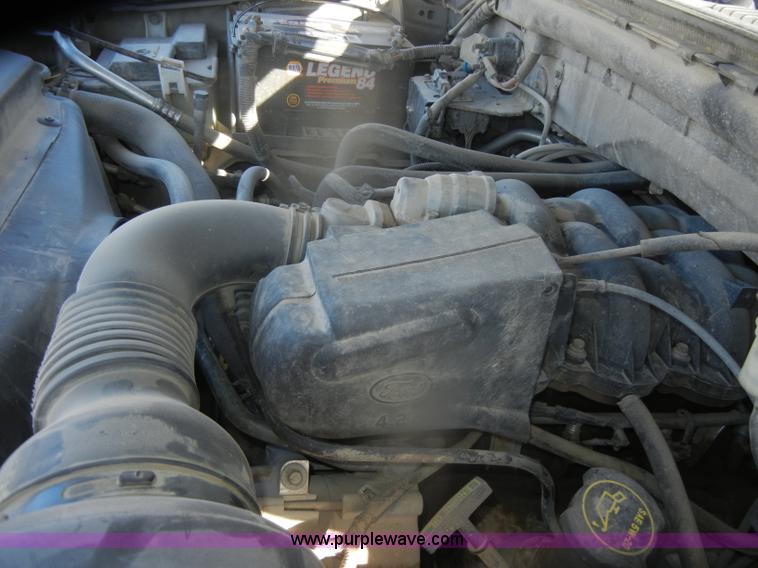 image for item D4700 2001 Ford F150 XLT SuperCab pickup truck