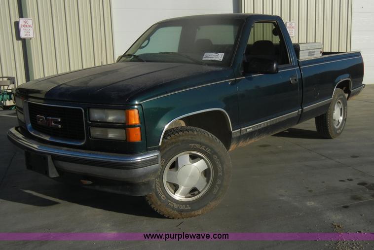 image for item D4701 1997 GMC Sierra K1500 pickup truck