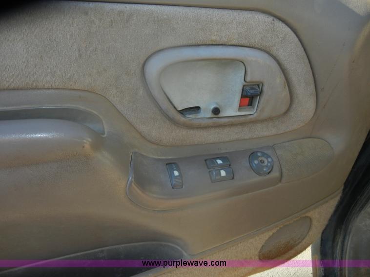 image for item D4701 1997 GMC Sierra K1500 pickup truck