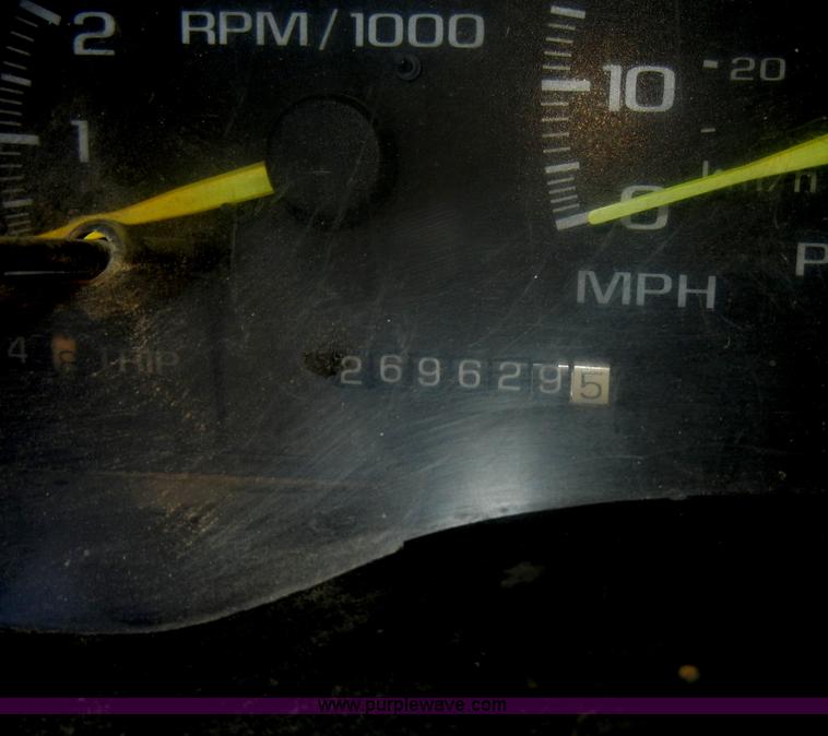 image for item D4701 1997 GMC Sierra K1500 pickup truck