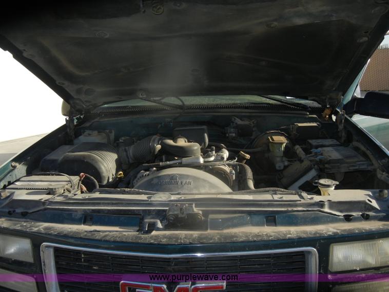 image for item D4701 1997 GMC Sierra K1500 pickup truck