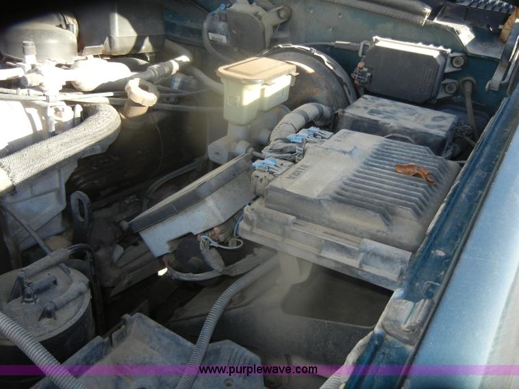 image for item D4701 1997 GMC Sierra K1500 pickup truck