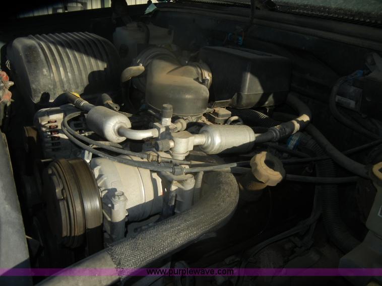 image for item D4701 1997 GMC Sierra K1500 pickup truck