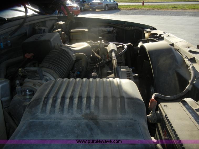 image for item D4701 1997 GMC Sierra K1500 pickup truck