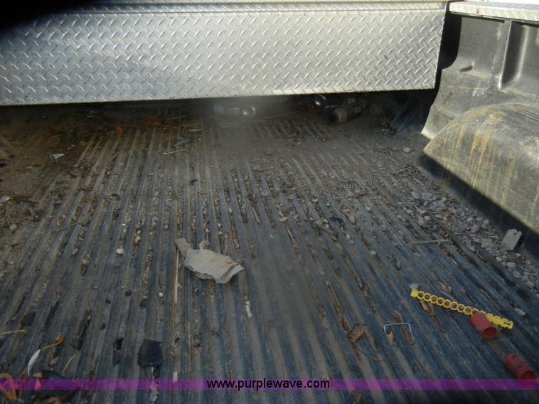 image for item D4701 1997 GMC Sierra K1500 pickup truck