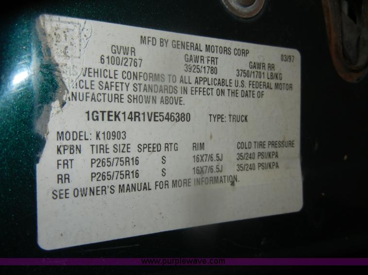 image for item D4701 1997 GMC Sierra K1500 pickup truck