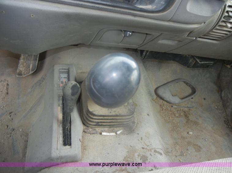 image for item D4792 1996 GMC Sierra 3500 SLE flatbed pickup truck