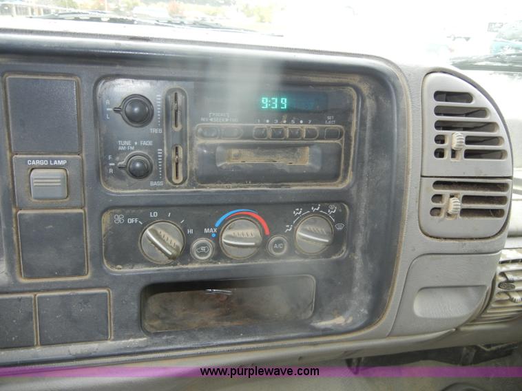 image for item D4792 1996 GMC Sierra 3500 SLE flatbed pickup truck