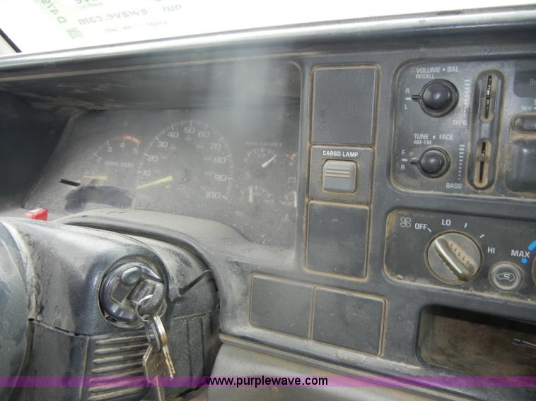 image for item D4792 1996 GMC Sierra 3500 SLE flatbed pickup truck