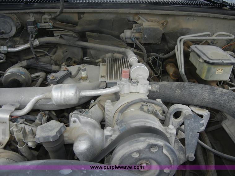 image for item D4792 1996 GMC Sierra 3500 SLE flatbed pickup truck