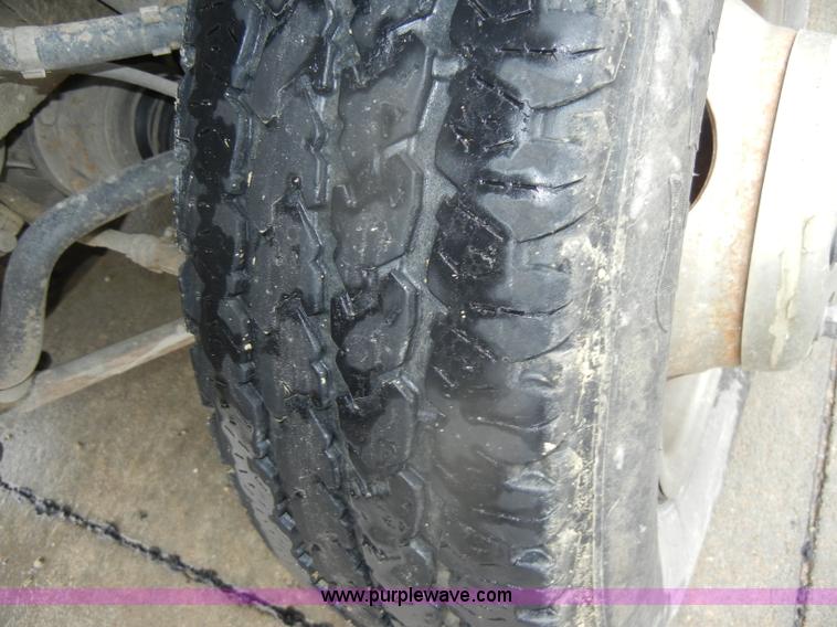 image for item D4792 1996 GMC Sierra 3500 SLE flatbed pickup truck