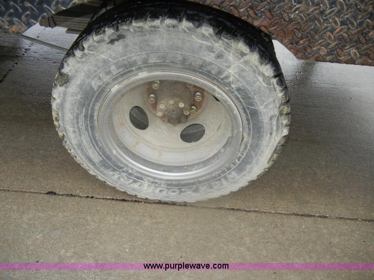 image for item D4792 1996 GMC Sierra 3500 SLE flatbed pickup truck