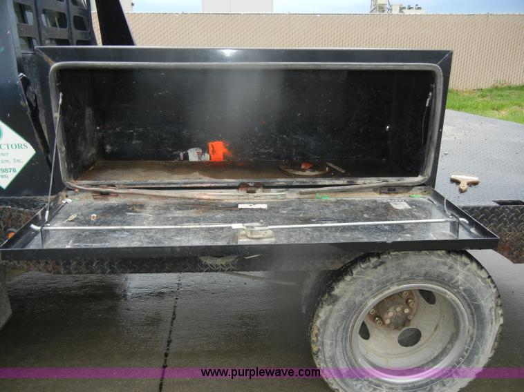 image for item D4792 1996 GMC Sierra 3500 SLE flatbed pickup truck