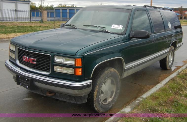 image for item D4793 1996 GMC Suburban 1500 SLT SUV