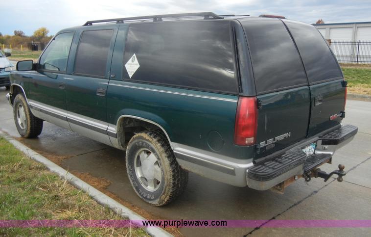 image for item D4793 1996 GMC Suburban 1500 SLT SUV