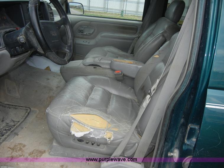 image for item D4793 1996 GMC Suburban 1500 SLT SUV