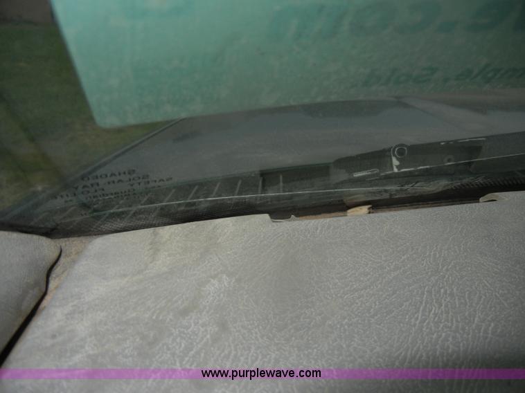 image for item D4793 1996 GMC Suburban 1500 SLT SUV