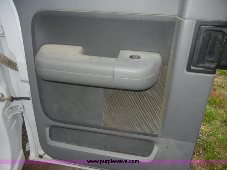 image for item D4796 2006 Ford F150 XLT SuperCab pickup truck