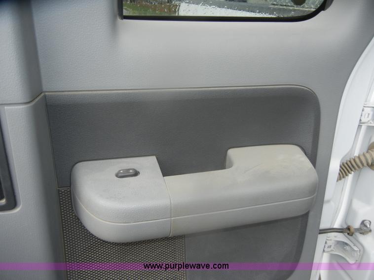 image for item D4796 2006 Ford F150 XLT SuperCab pickup truck