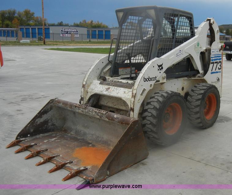 image for item D4798 1999 Bobcat 773 skid steer