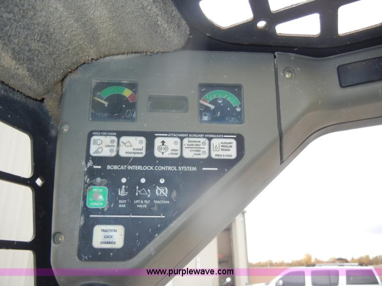 image for item D4798 1999 Bobcat 773 skid steer