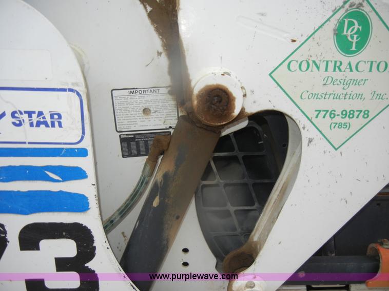 image for item D4798 1999 Bobcat 773 skid steer