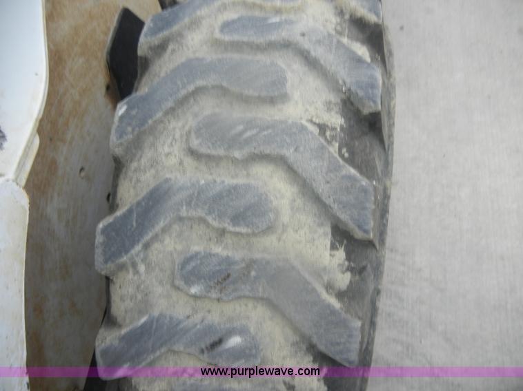 image for item D4798 1999 Bobcat 773 skid steer