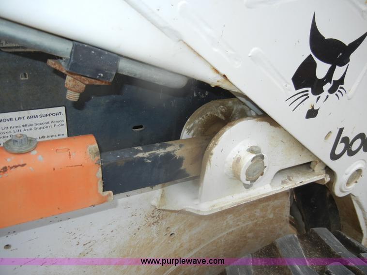 image for item D4798 1999 Bobcat 773 skid steer
