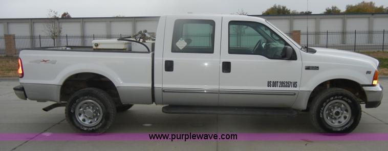 image for item D4799 1999 Ford F350 Super Duty Crew Cab pickup truck