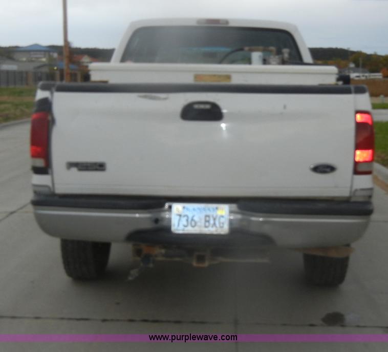 image for item D4799 1999 Ford F350 Super Duty Crew Cab pickup truck