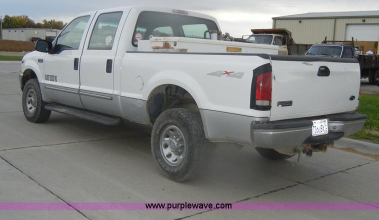 image for item D4799 1999 Ford F350 Super Duty Crew Cab pickup truck