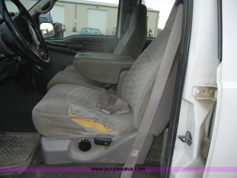 image for item D4799 1999 Ford F350 Super Duty Crew Cab pickup truck