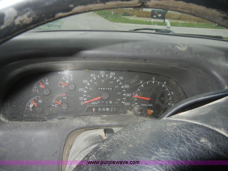 image for item D4799 1999 Ford F350 Super Duty Crew Cab pickup truck