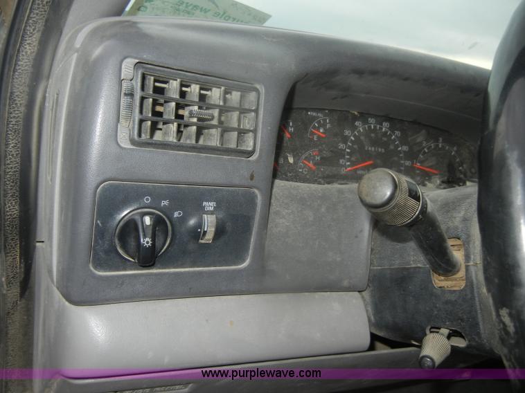 image for item D4799 1999 Ford F350 Super Duty Crew Cab pickup truck