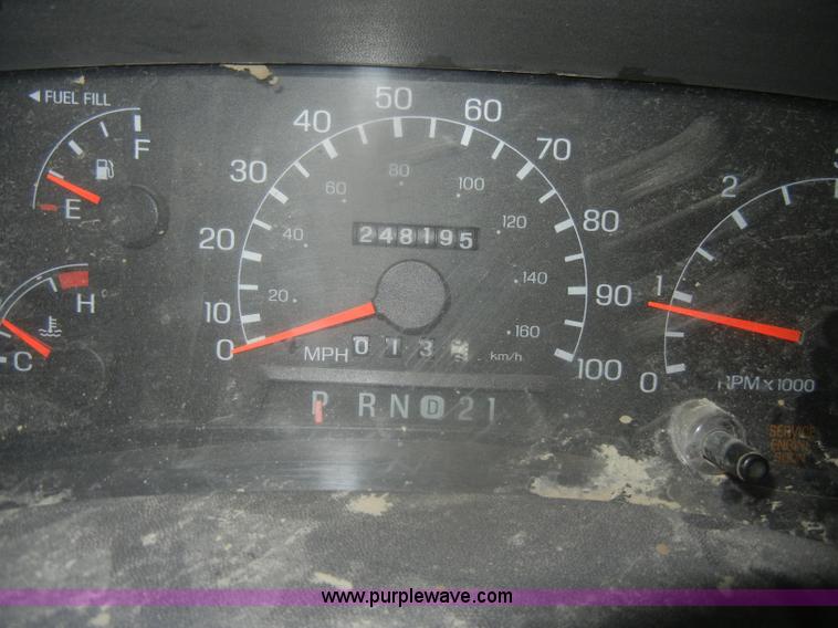 image for item D4799 1999 Ford F350 Super Duty Crew Cab pickup truck