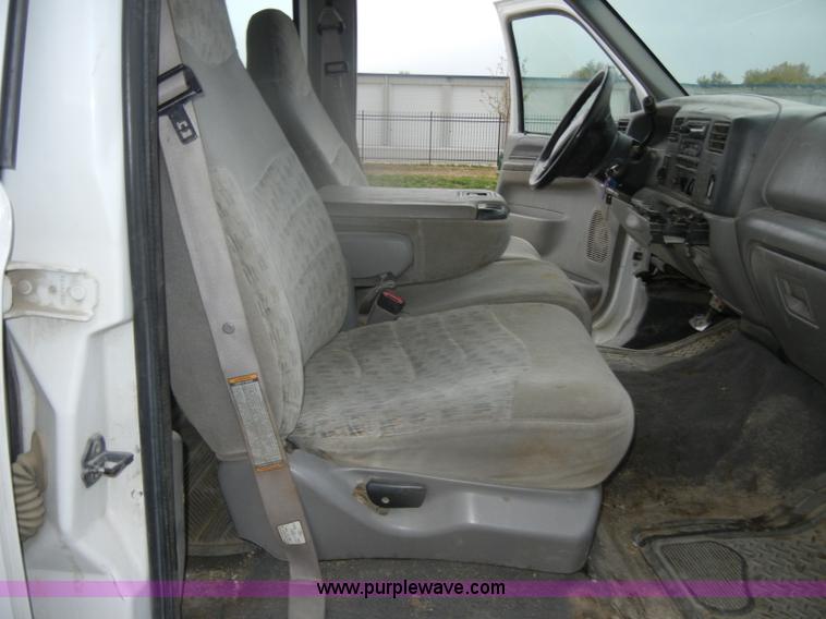 image for item D4799 1999 Ford F350 Super Duty Crew Cab pickup truck