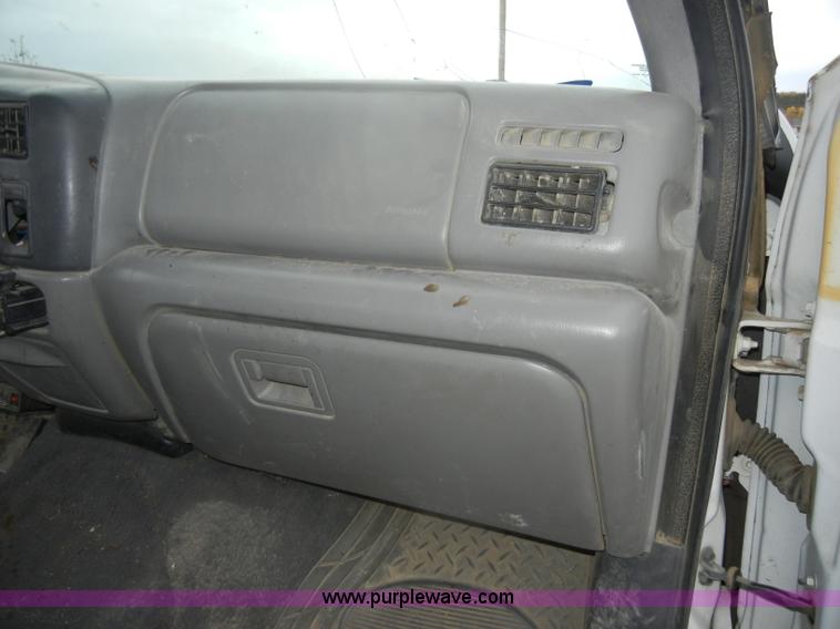 image for item D4799 1999 Ford F350 Super Duty Crew Cab pickup truck