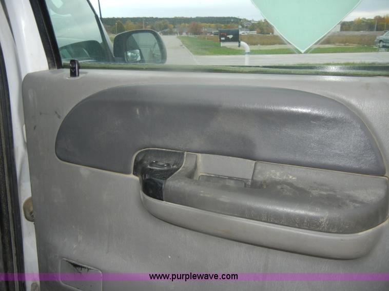 image for item D4799 1999 Ford F350 Super Duty Crew Cab pickup truck