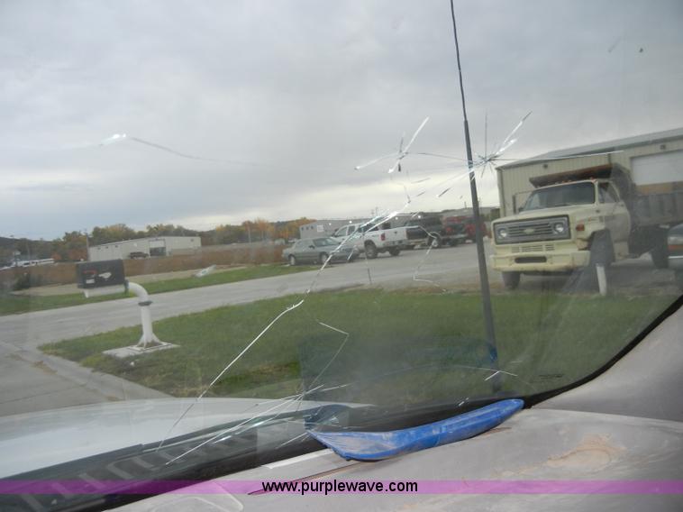 image for item D4799 1999 Ford F350 Super Duty Crew Cab pickup truck