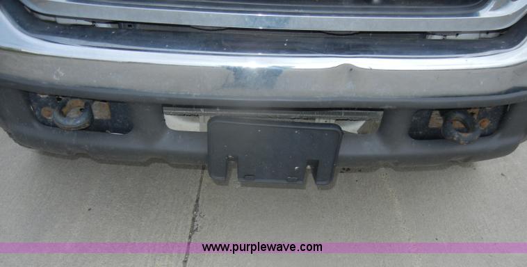 image for item D4799 1999 Ford F350 Super Duty Crew Cab pickup truck