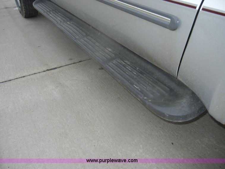 image for item D4799 1999 Ford F350 Super Duty Crew Cab pickup truck